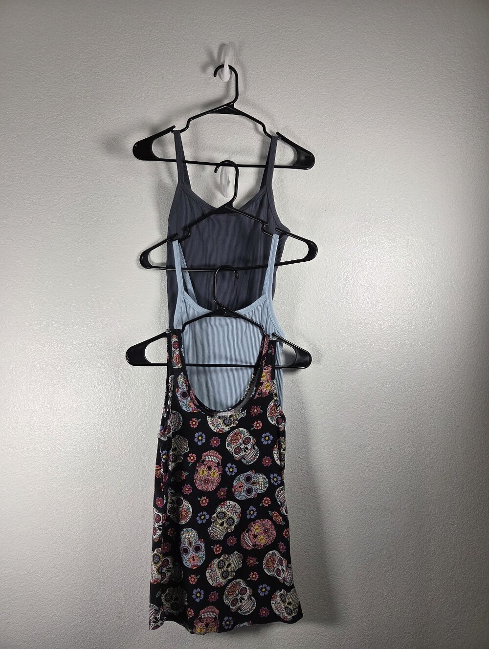 3-Pack Women's No Boundaries Size M Tank Tops —Sugar Skull, Light Blue, Slate